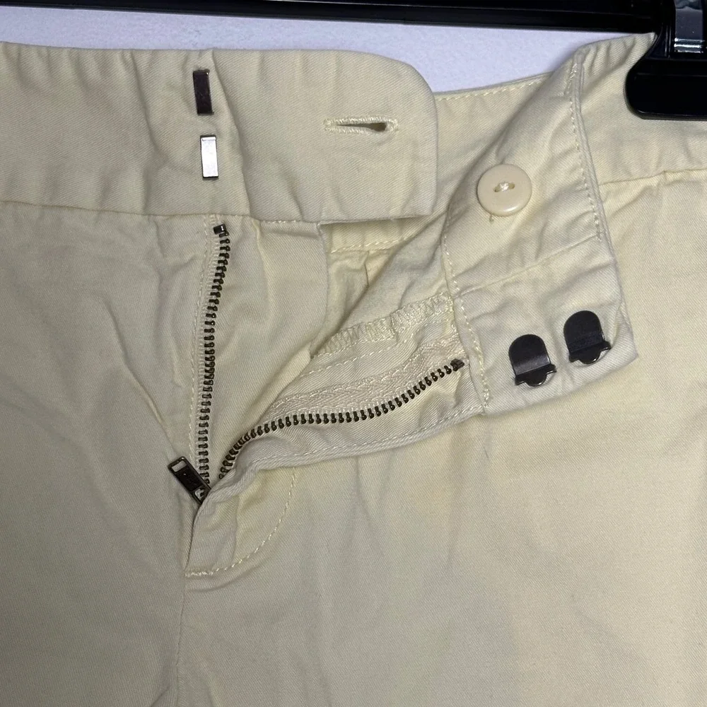 Ann Taylor LOFT Women's Yellow Cotton Shorts Size 6 Casual‎ Everyday Wear